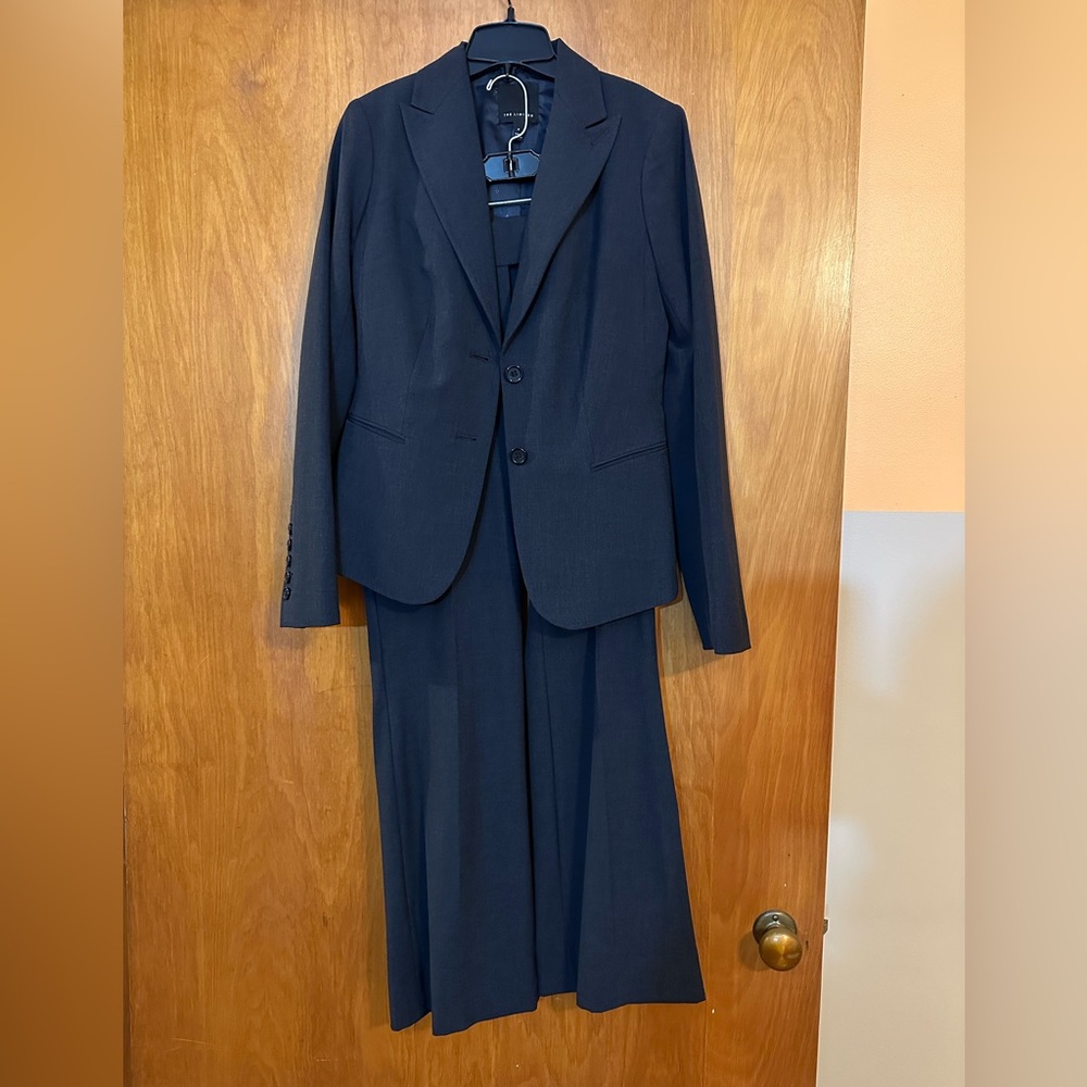 The Limited Business suit